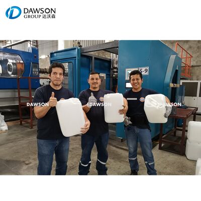 শ্রমের চাহিদা ১ থেকে ২ জন অপারেটর প্লাস্টিক ৩০ লিটার জেরিকেন তৈরির সম্পূর্ণ স্বয়ংক্রিয় ব্লো মোল্ডিং মেশিন উৎপাদন যন্ত্র